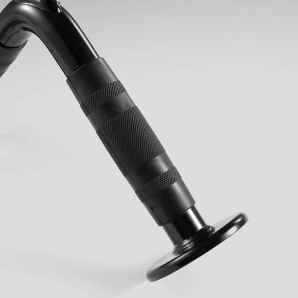 Close up of the non-slip rubberised grips on the v-grip handle