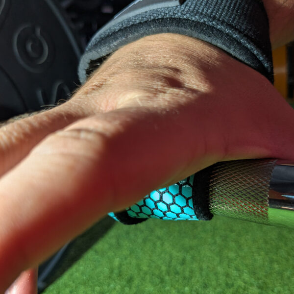 How the Gymist deadlift straps look when wrapped around the bar